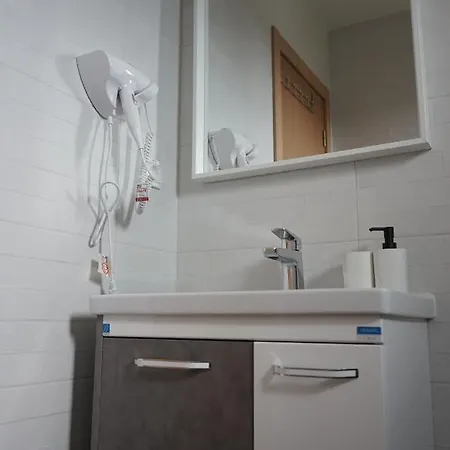 Aparthotel Siesta Srebrno Jezero 3*